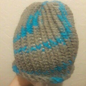 kids knitted beanie